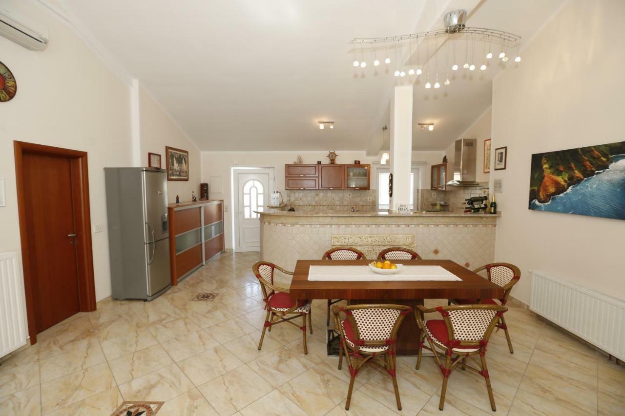 Apartment Bojan With Terrace And Sea View Baška Exterior foto